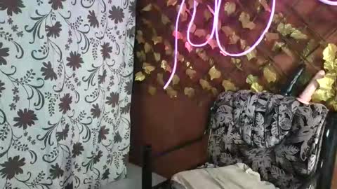 Snapshot of transandrea18 chatting on May 4, 2026, 6:59 pm transandrea18 online show from May 4, 2026, 6:59 pm
