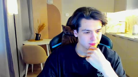 travisrivas online show from March 29, 2026, 1:22 pm