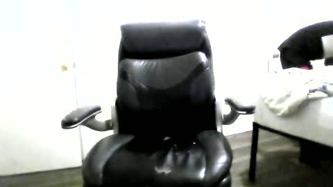 10Thickness online show from June 19, 2026, 9:07 pm