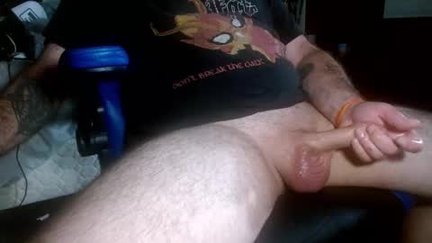 Snapshot of treasured_trash chatting on October 4, 2025, 2:04 pm Dilly Dally online show from October 4, 2025, 2:04 pm