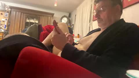 trebgeis1 online show from February 18, 2025, 5:20 am