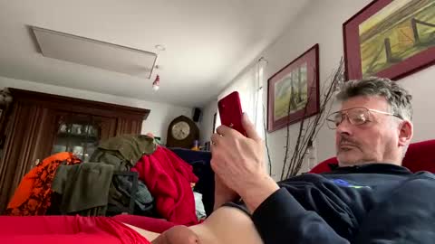 trebgeis1 online show from February 24, 2025, 3:20 pm