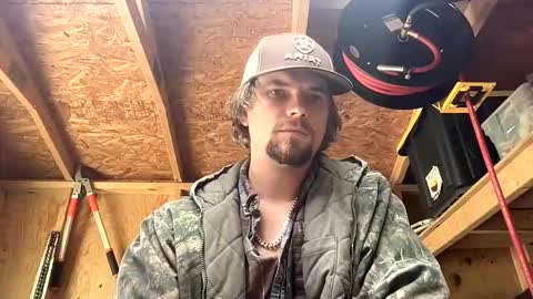 Snapshot of treeman817 chatting on May 3, 2026, 2:01 pm treeman817 online show from May 3, 2026, 2:01 pm