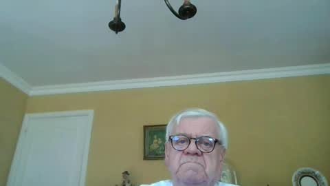 Snapshot of trekbeestje1 chatting on April 23, 2026, 11:20 am trekbeestje online show from April 23, 2026, 11:20 am