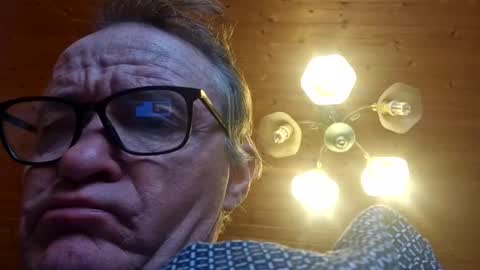 Snapshot of trekkertje12345 chatting on March 27, 2026, 8:09 am trekkertje12345 online show from March 27, 2026, 8:09 am