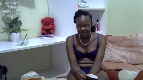 Snapshot of trendybooty chatting on October 4, 2025, 5:11 pm tendybooty online show from October 4, 2025, 5:11 pm