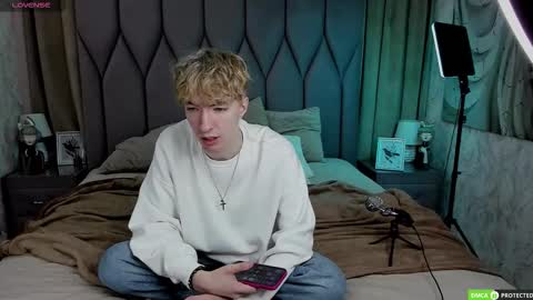 TrevorBenson online show from October 9, 2025, 3:26 am