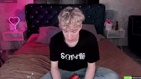 TrevorBenson online show from November 14, 2025, 3:05 am