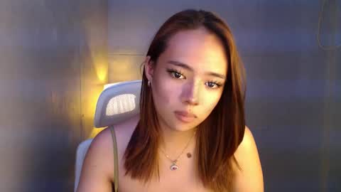 trexie_fucks15 online show from April 18, 2026, 12:25 am