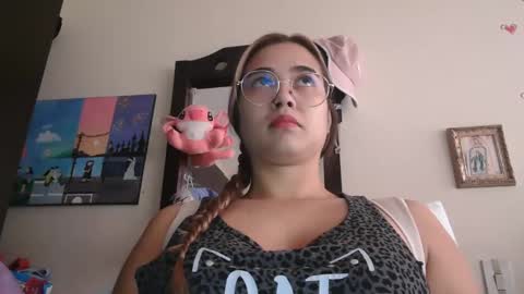 triana_bell online show from February 16, 2026, 4:14 pm