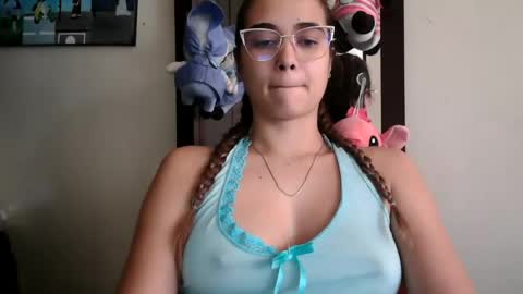 triana_bell online show from July 28, 2026, 5:12 pm