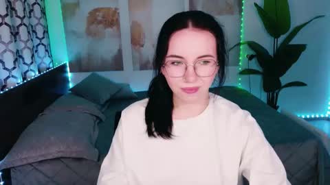 TriciaDaisy online show from May 10, 2026, 2:55 pm