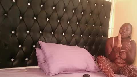 trinatrina94 online show from December 16, 2025, 9:03 am