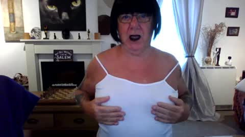 Snapshot of trinity1011 chatting on June 23, 2026, 5:49 am trinity1011 online show from June 23, 2026, 5:49 am