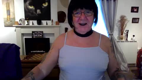Snapshot of trinity1011 chatting on July 7, 2026, 4:48 am trinity1011 online show from July 7, 2026, 4:48 am
