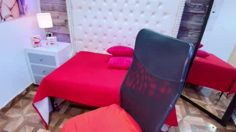 Snapshot of trinity_tsx chatting on November 15, 2025, 12:19 am SOFIA online show from November 15, 2025, 12:19 am