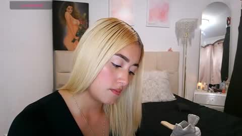 Snapshot of trinitych_ chatting on June 8, 2026, 8:42 pm trinitych_ online show from June 8, 2026, 8:42 pm