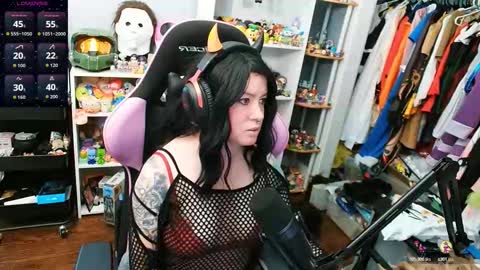 Snapshot of trinitykatze chatting on October 13, 2025, 9:04 pm Trin Kat pet online show from October 13, 2025, 9:04 pm