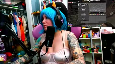 Snapshot of trinitykatze chatting on April 14, 2026, 5:30 pm Trin Kat pet online show from April 14, 2026, 5:30 pm