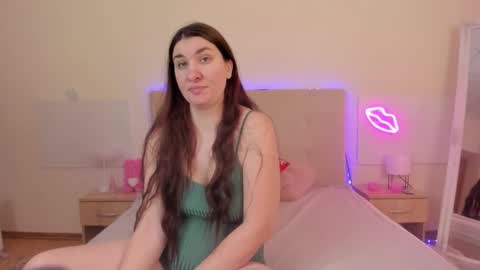 Mia online show from January 13, 2026, 6:08 am