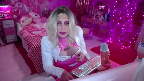 Snapshot of trista_doll chatting on February 22, 2025, 11:24 pm trista_doll online show from February 22, 2025, 11:24 pm