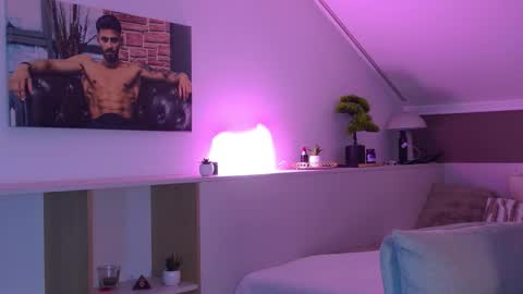 Trystan Grey online show from March 1, 2026, 6:37 am