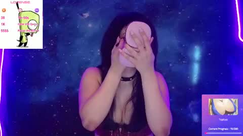 trixiedoescamcam online show from July 22, 2026, 11:07 pm