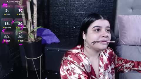 trixxiee_ online show from October 9, 2025, 10:02 am