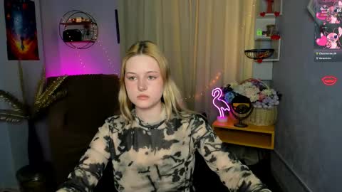 Trixy online show from April 14, 2026, 12:11 pm