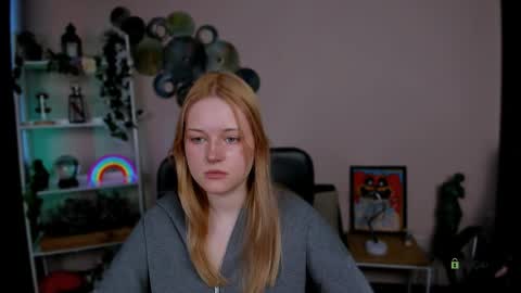 Trixy online show from April 22, 2026, 11:12 am