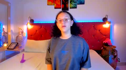 trixye_moon online show from December 16, 2025, 4:50 am