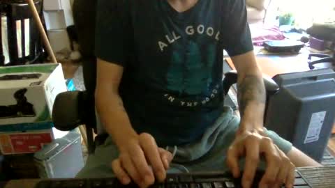 Snapshot of troal93 chatting on August 3, 2026, 8:23 pm troal93 online show from August 3, 2026, 8:23 pm