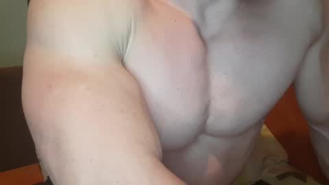 Troncq online show from January 30, 2025, 6:43 pm