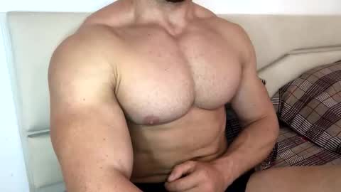 Troncq online show from September 18, 2025, 7:10 am