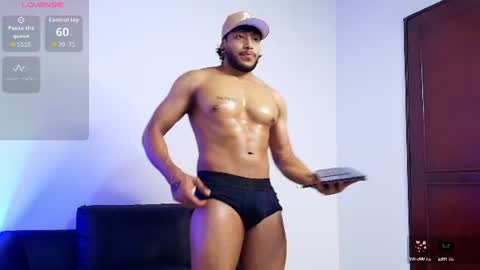 Snapshot of troy_lee1 chatting on June 24, 2026, 12:31 am online show from June 24, 2026, 12:31 am