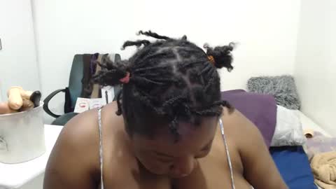 Snapshot of truebella30 chatting on December 31, 2024, 12:11 am TrueBella30 online show from December 31, 2024, 12:11 am