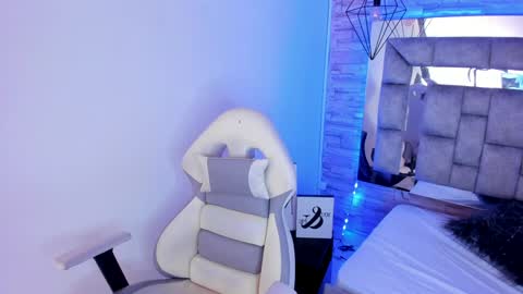 Snapshot of truelove_art chatting on December 3, 2024, 3:22 pm online show from December 3, 2024, 3:22 pm