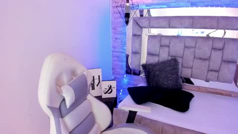 Snapshot of truelove_art chatting on December 11, 2024, 2:54 pm online show from December 11, 2024, 2:54 pm