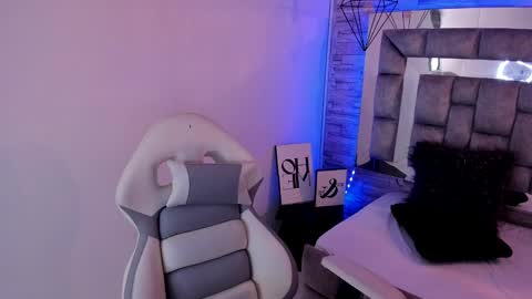 Snapshot of truelove_art chatting on December 17, 2024, 2:55 pm online show from December 17, 2024, 2:55 pm