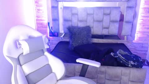 Snapshot of truelove_art chatting on February 7, 2025, 12:17 pm online show from February 7, 2025, 12:17 pm