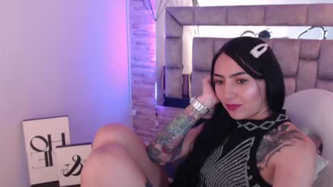 Snapshot of truelove_art chatting on February 17, 2025, 2:48 pm online show from February 17, 2025, 2:48 pm