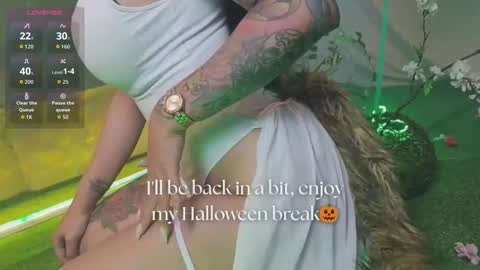 Snapshot of truelove_art chatting on October 11, 2025, 11:42 am online show from October 11, 2025, 11:42 am