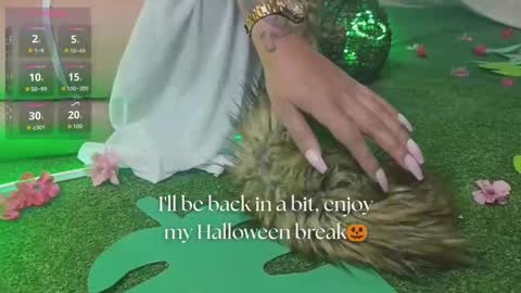 Snapshot of truelove_art chatting on October 29, 2025, 11:45 am online show from October 29, 2025, 11:45 am