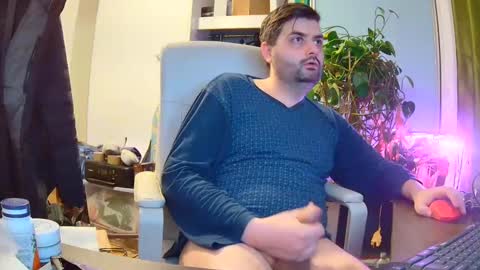 Snapshot of trustmelove chatting on January 15, 2025, 6:22 am Trustmelove online show from January 15, 2025, 6:22 am