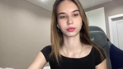 tryme_muse online show from November 22, 2025, 3:22 pm