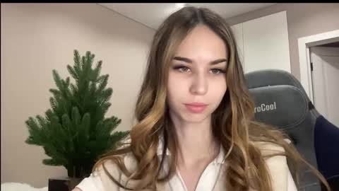 tryme_muse online show from December 14, 2025, 5:07 pm