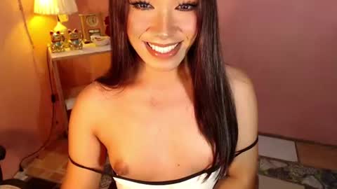 Snapshot of ts_romantika69 chatting on March 9, 2025, 1:26 pm The Girl Named Romantika online show from March 9, 2025, 1:26 pm