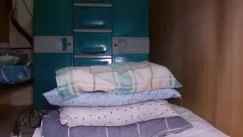 tsbigmama online show from December 3, 2025, 11:58 pm