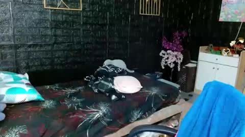 SHENA  online show from March 25, 2026, 3:01 am