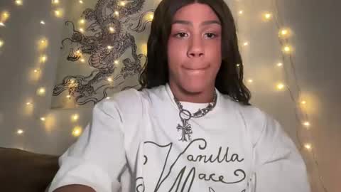 tsj777 online show from December 18, 2025, 9:43 pm